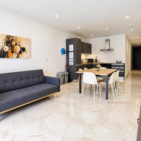 Modern 3bed, 3bath Near Promenade