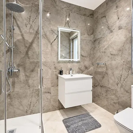 Modern 3bed, 3bath Near Promenade Appartement *