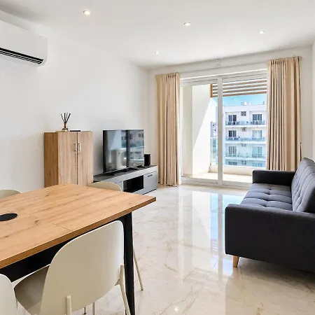 Modern 3bed, 3bath Near Promenade